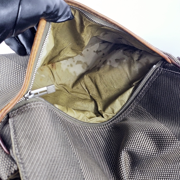 Louis Vuitton Damier Geant Messenger Bag - Picture 7 of 8